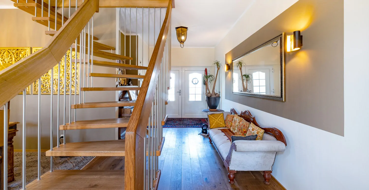 Diele und Treppe zum Obergeschoss