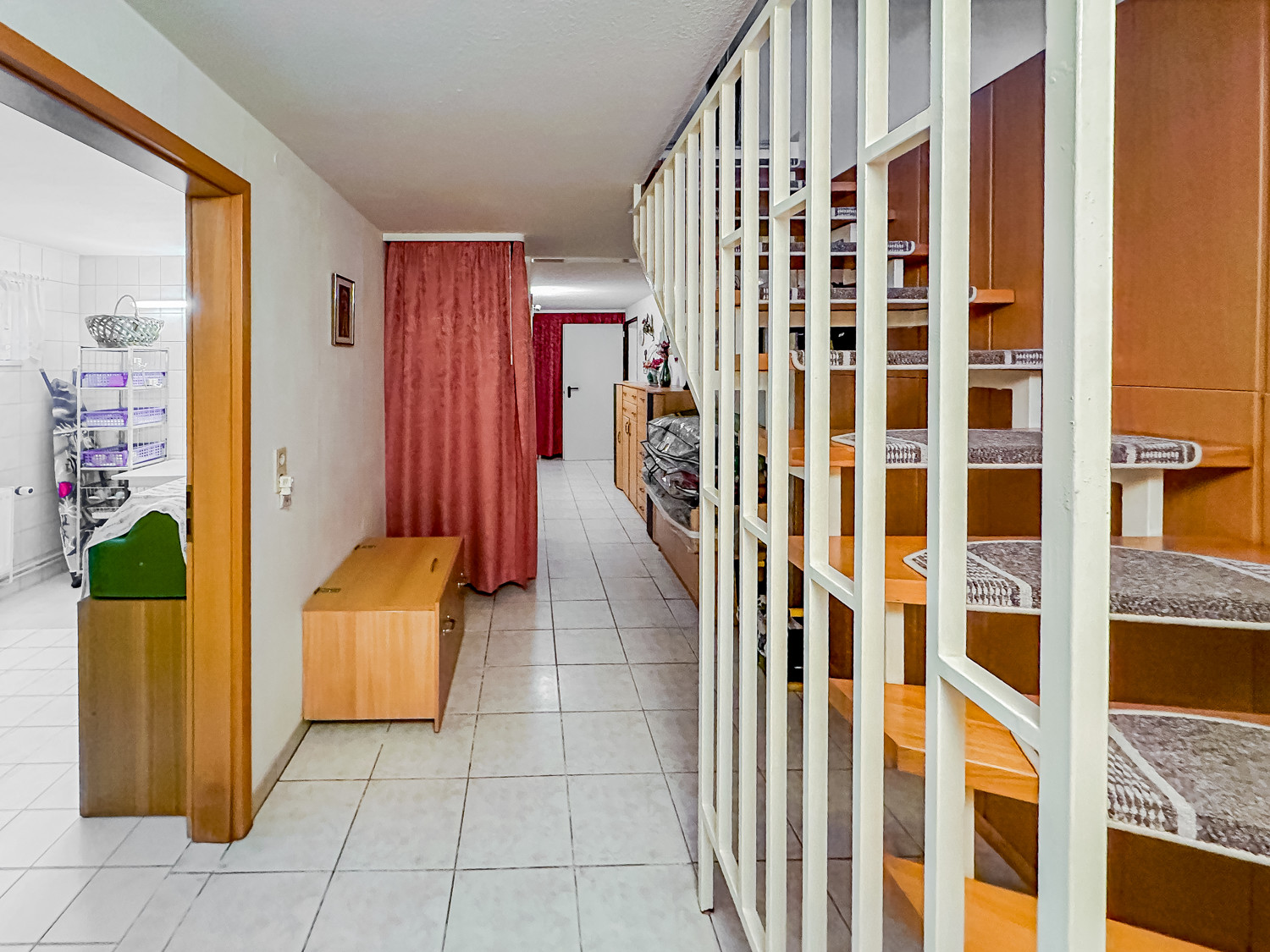 Flur-Treppe Keller Einliegerwohnung