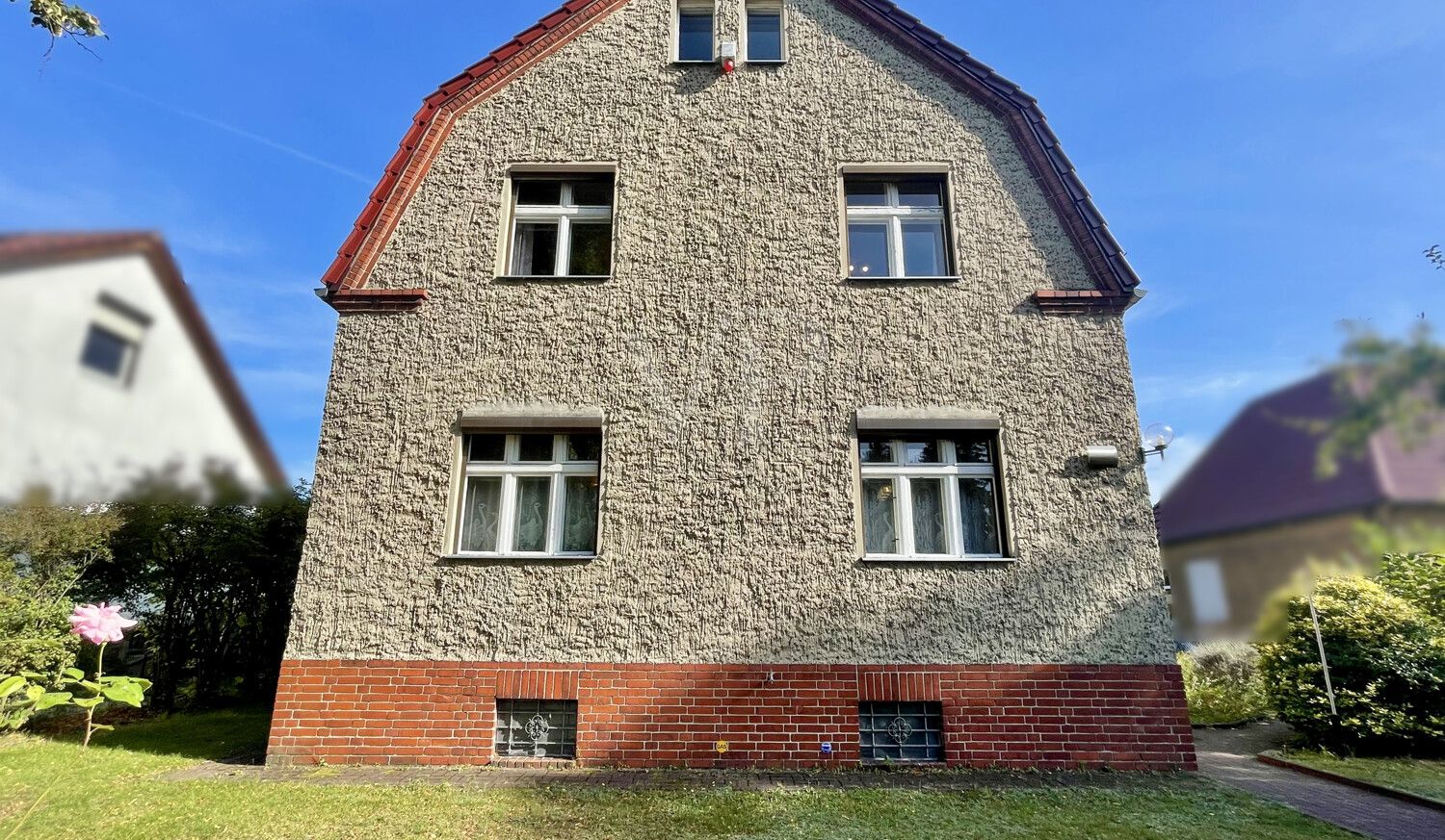 Straßenansicht