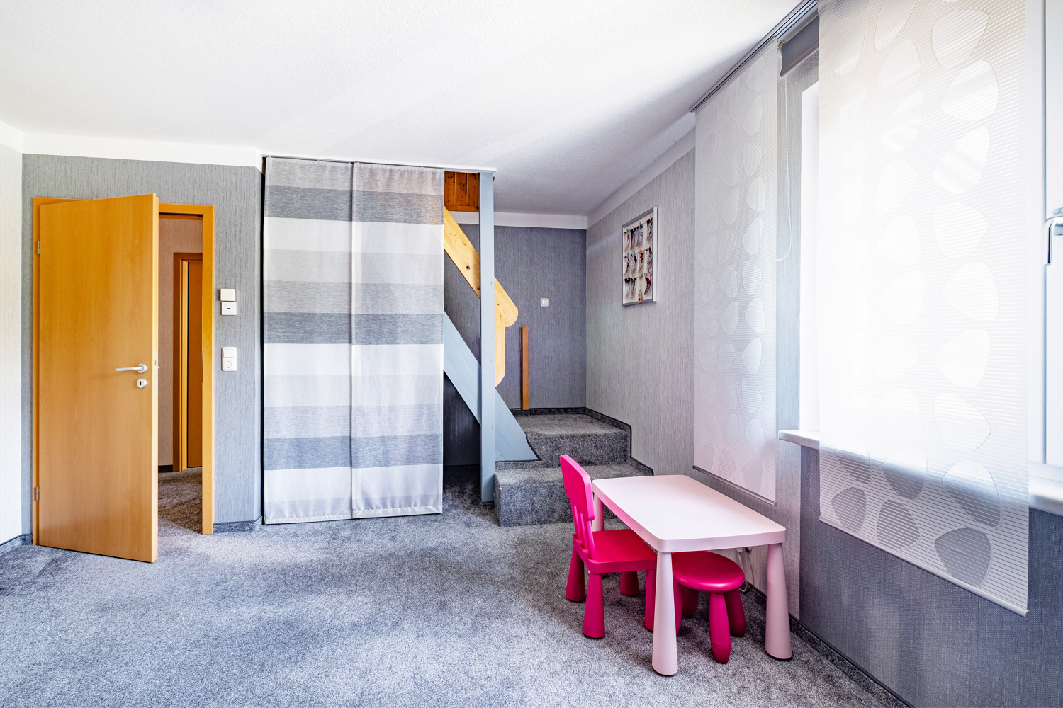 Zimmer 2 mit Zugang zum Spitzboden
