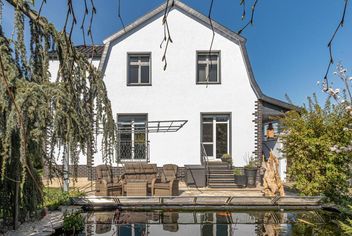 von Poll Immobilien GmbH