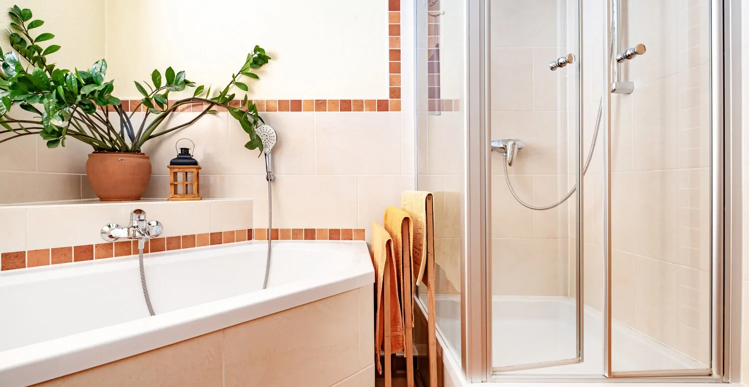 Obergeschoss Dusche und Wanne