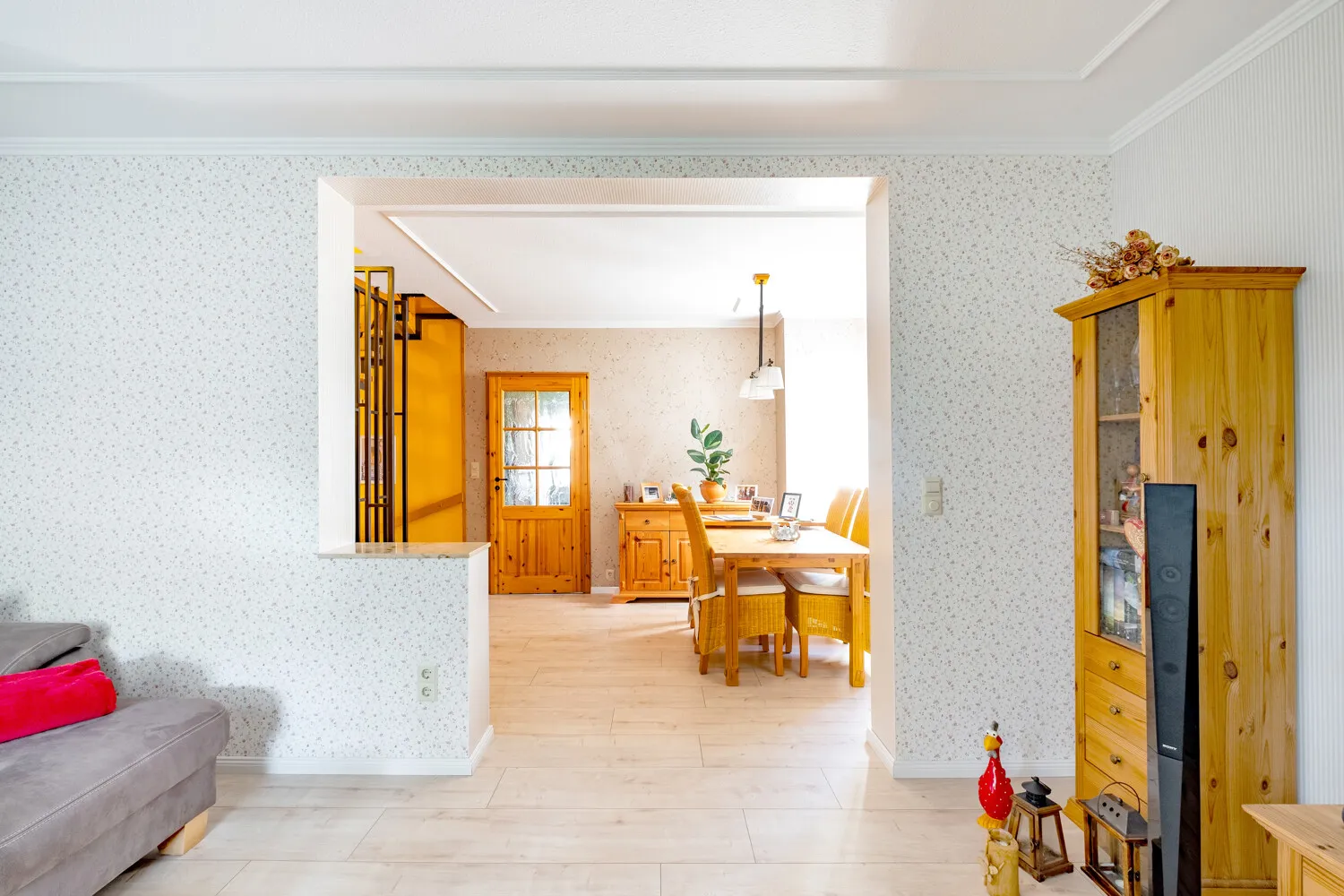 Wohnzimmer mit Essbereich