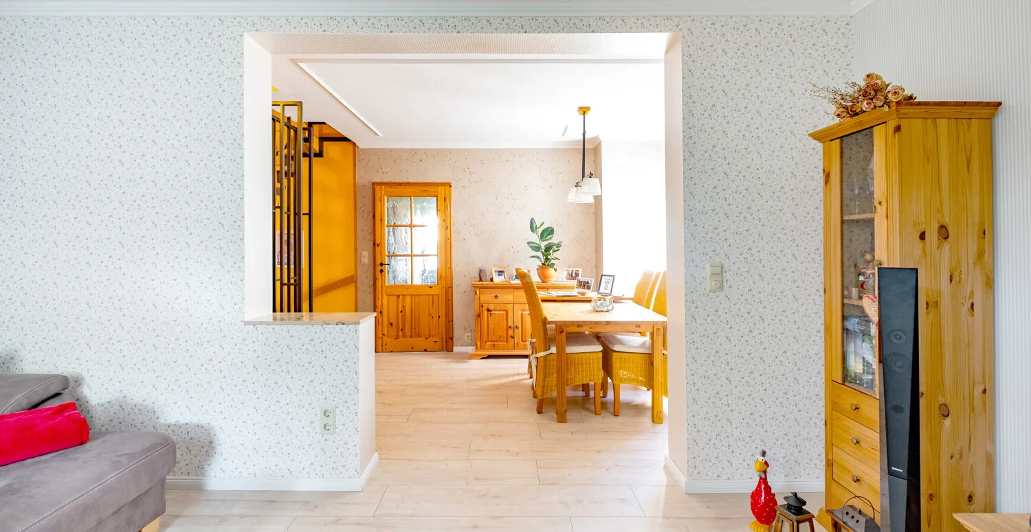 Wohnzimmer mit Essbereich