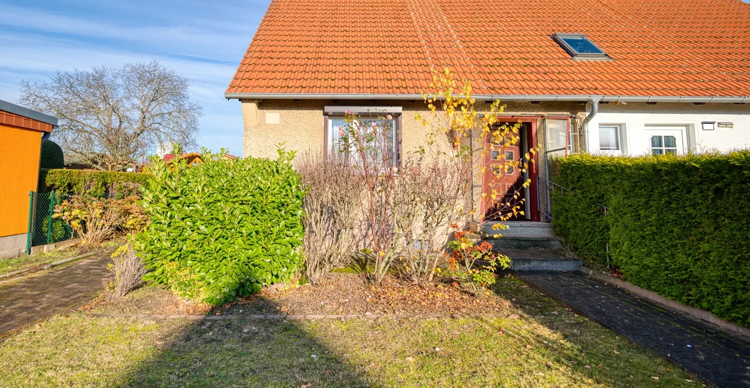 Historisches Zuhause mit Zukunft– sanierungsbedürftiges Haus mit maximaler Privatsphäre und Chancen