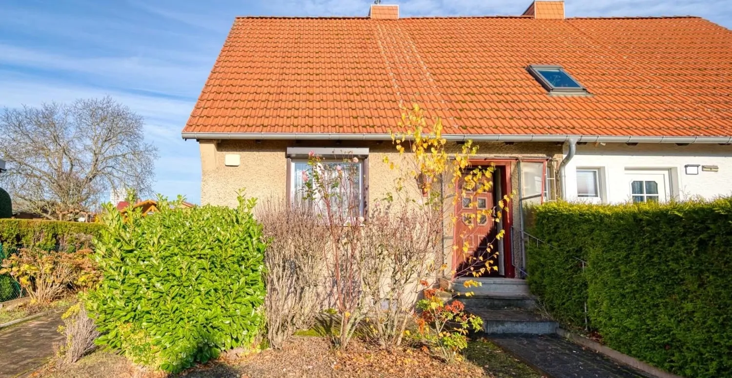 Historisches Zuhause mit Zukunft– sanierungsbedürftiges Haus mit maximaler Privatsphäre und Chancen