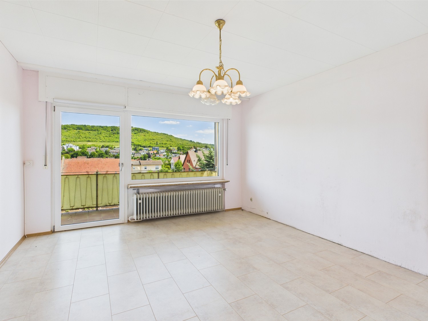 Schlafzimmer mit Balkonzugang