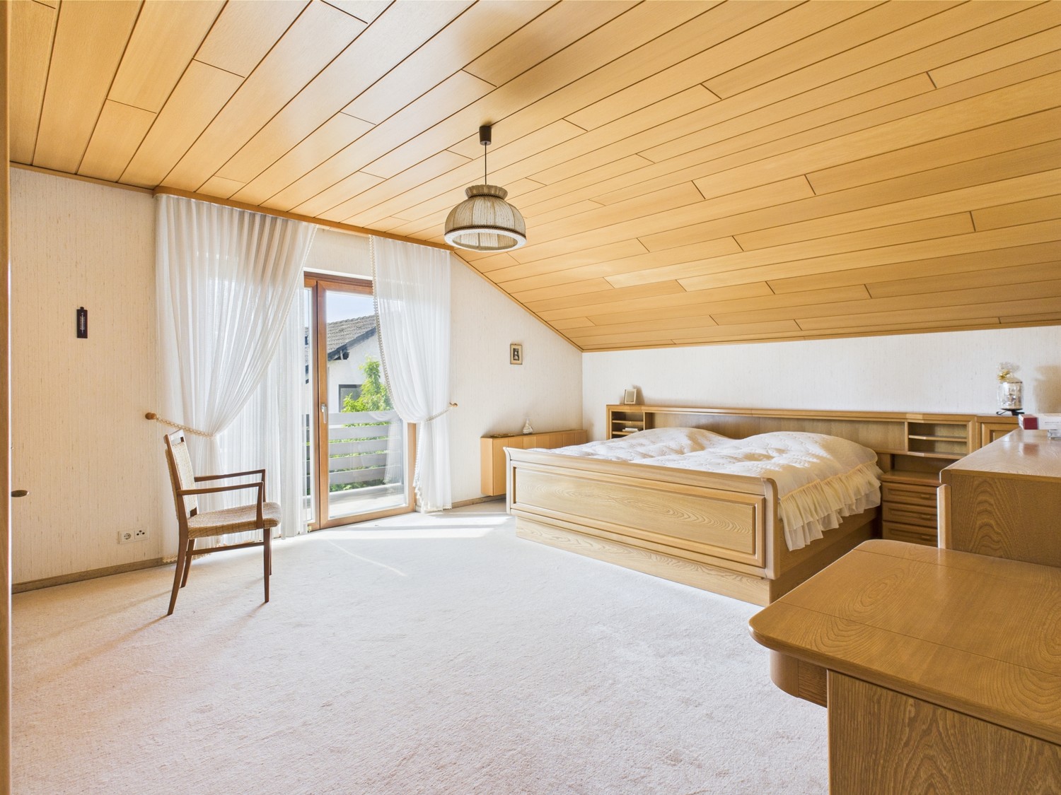Masterbedroom im OG mit Balkon