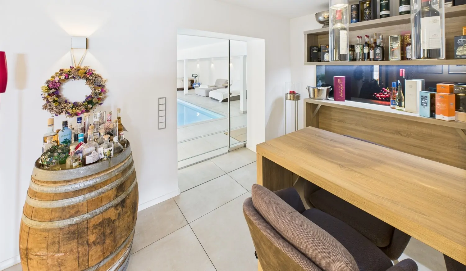 hauseigene Bar mit...