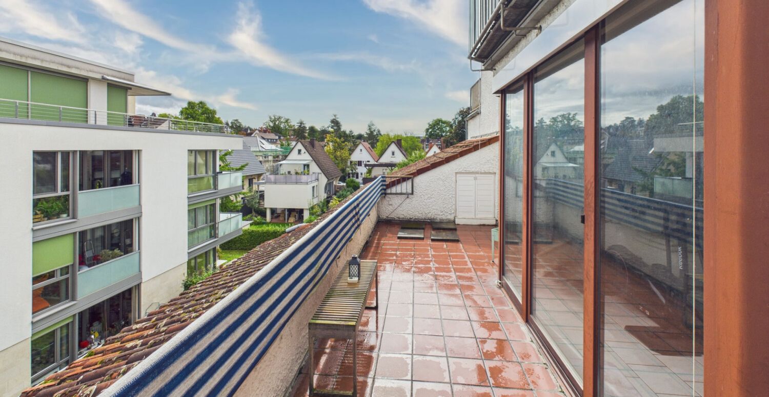großzügige Dachterrasse