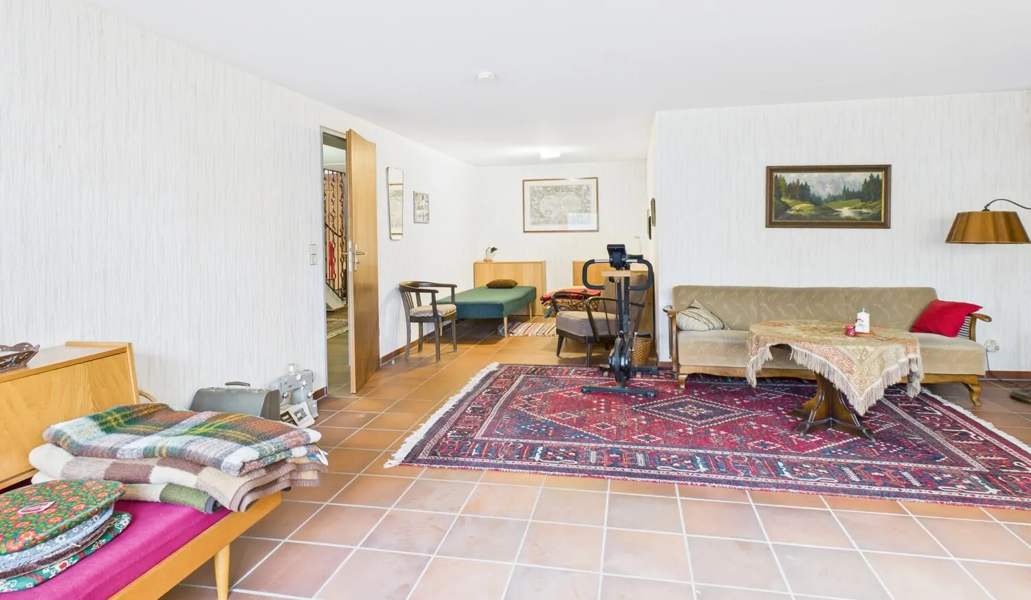 Großzügiger Hobbyraum