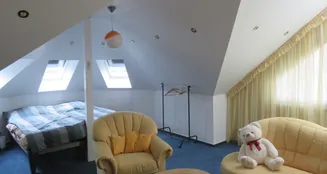 von_poll_real_estate_property_25332009_image_17