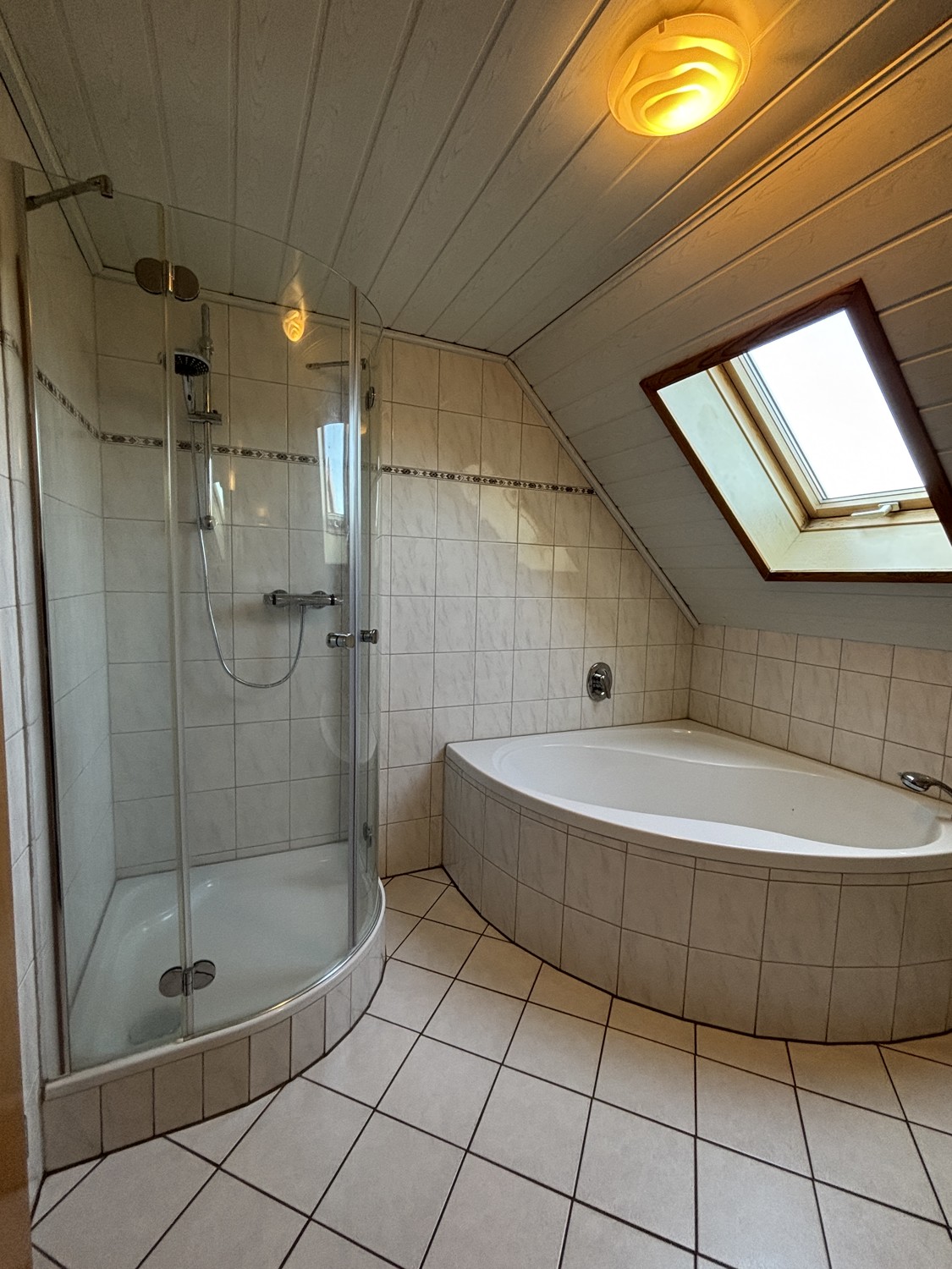 Badezimmer DG