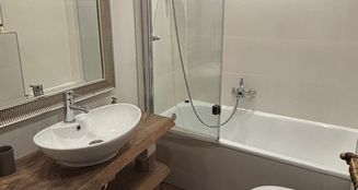 von_poll_real_estate_property_25332015_image_1