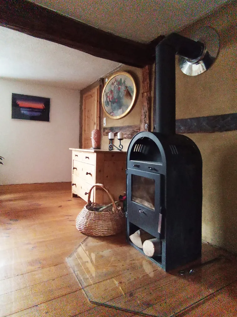 Wohnzimmer mit Kamin