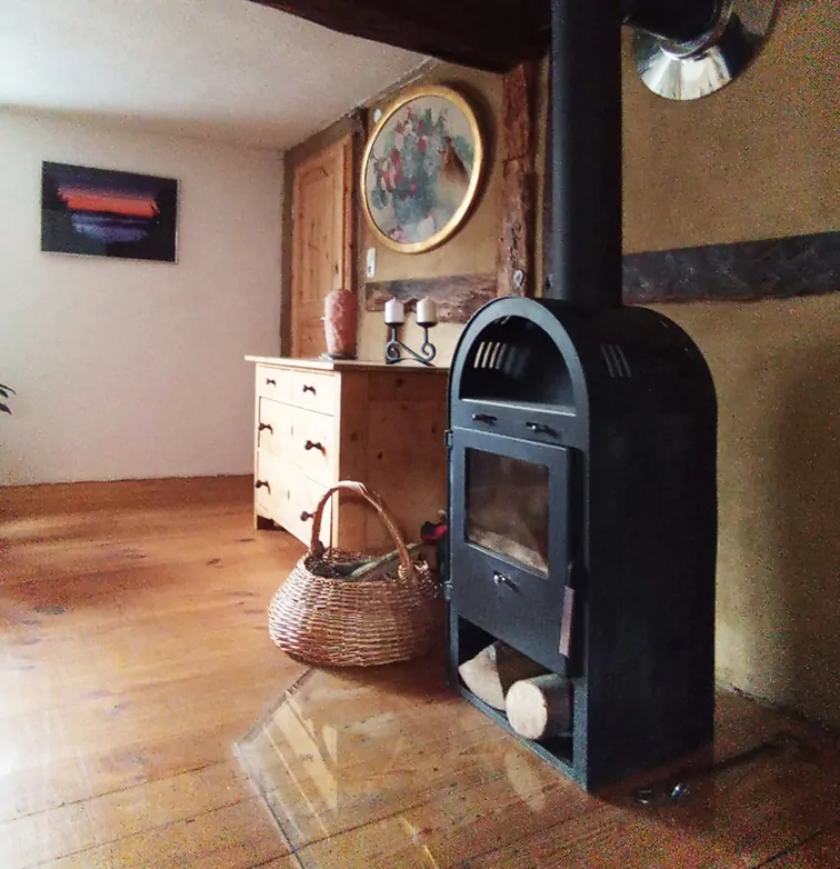 Wohnzimmer mit Kamin