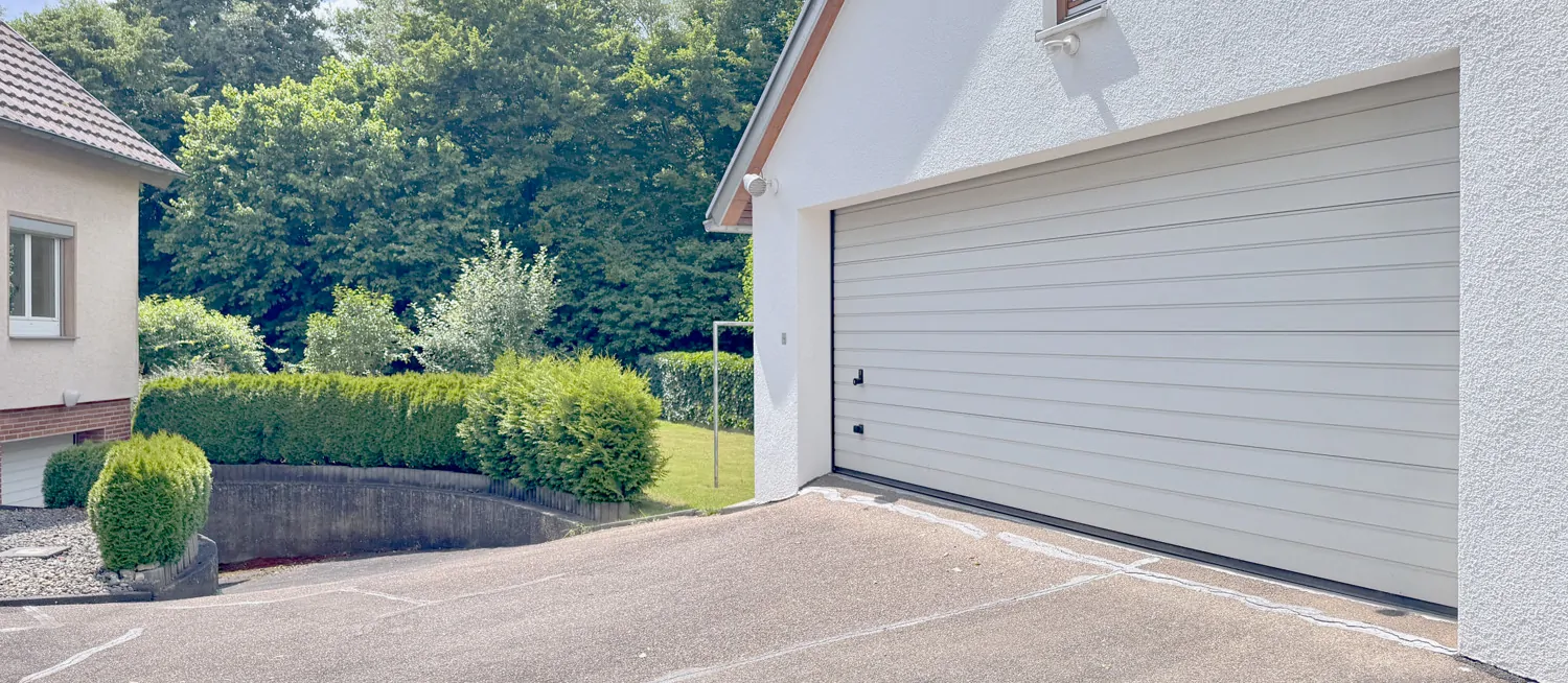 zugehörige Doppelgarage