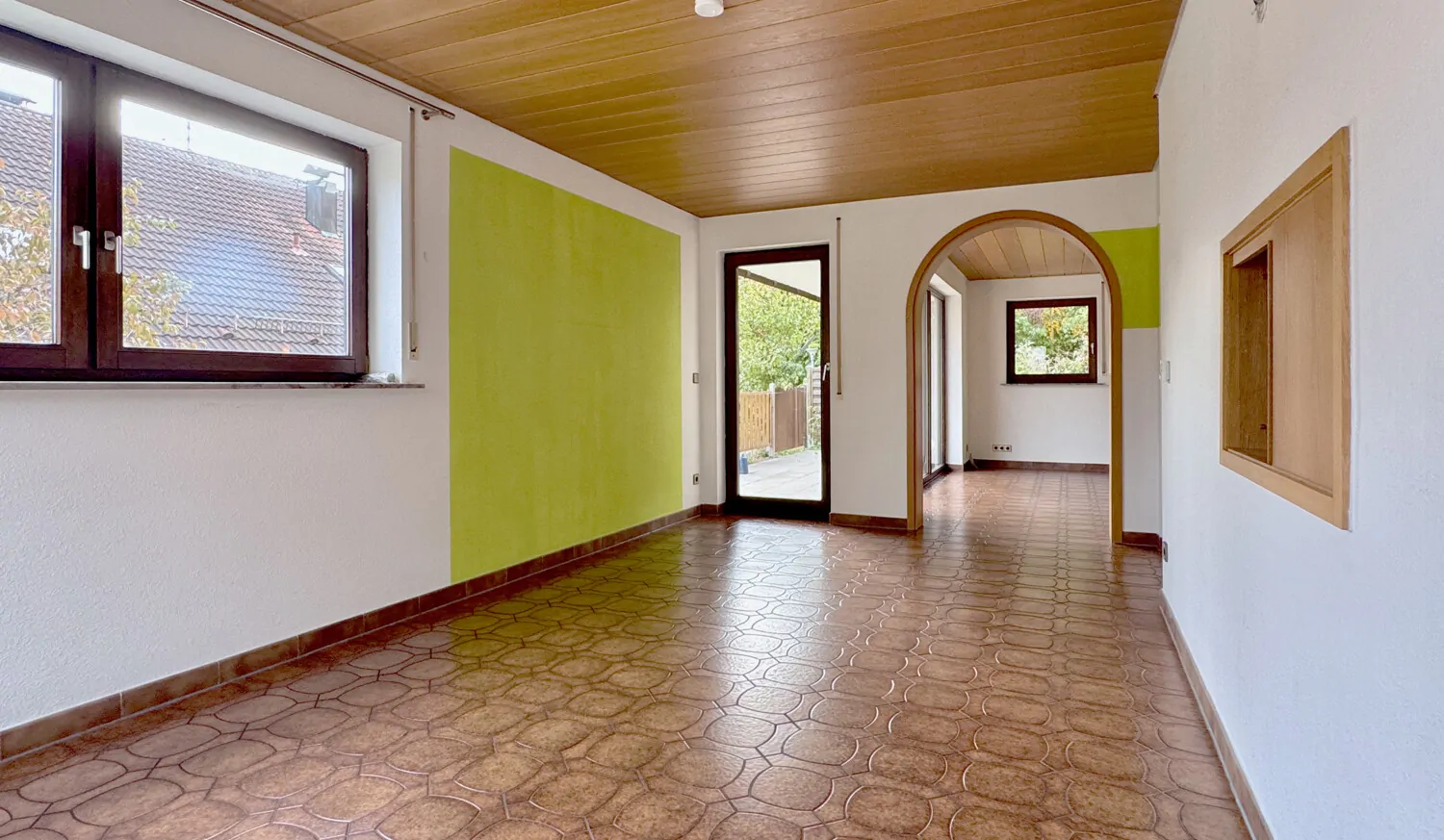 Geräumiges Esszimmer - aktueller Zustand