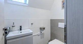 von_poll_real_estate_property_25364025_image_7