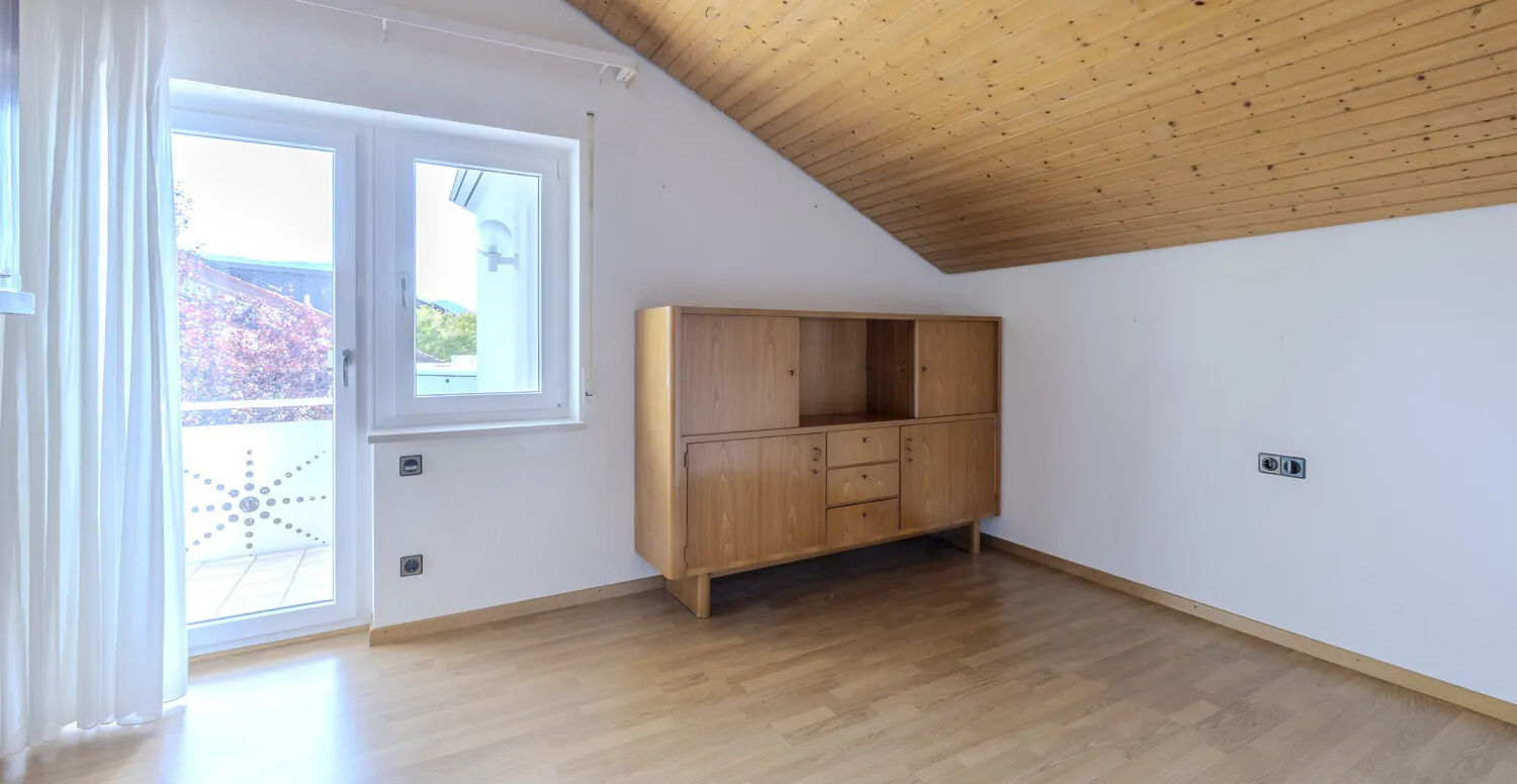 Kinder- oder Schlafzimmer II mit Balkonzugang