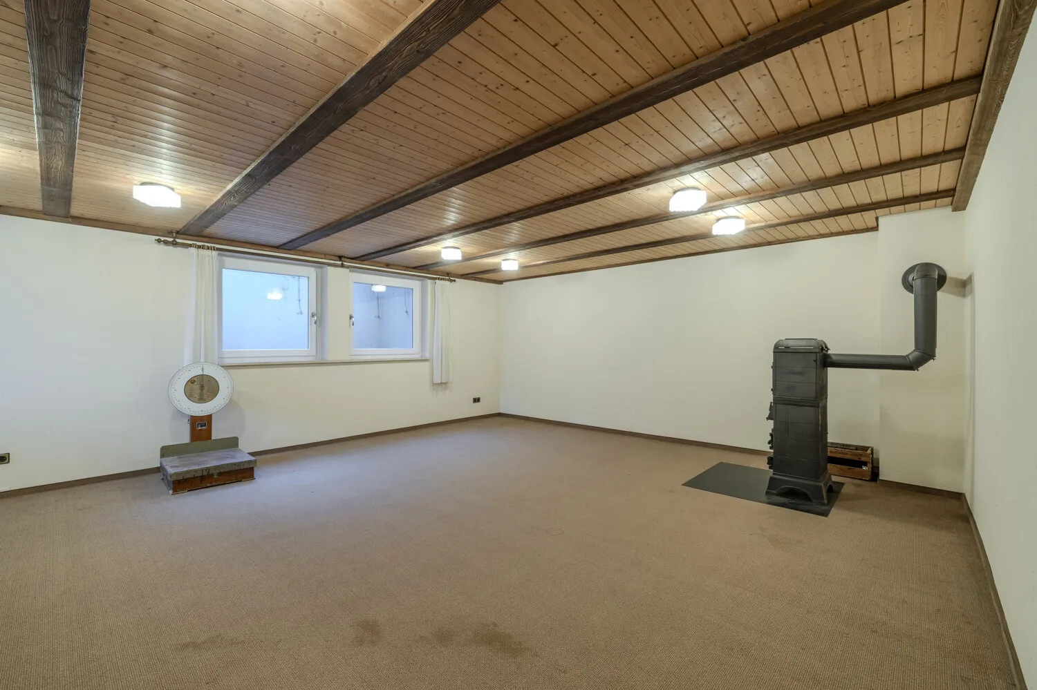 Homeoffice / Hobbyraum mit viel Platz für Ideen