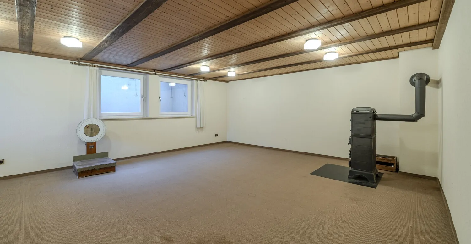 Homeoffice / Hobbyraum mit viel Platz für Ideen