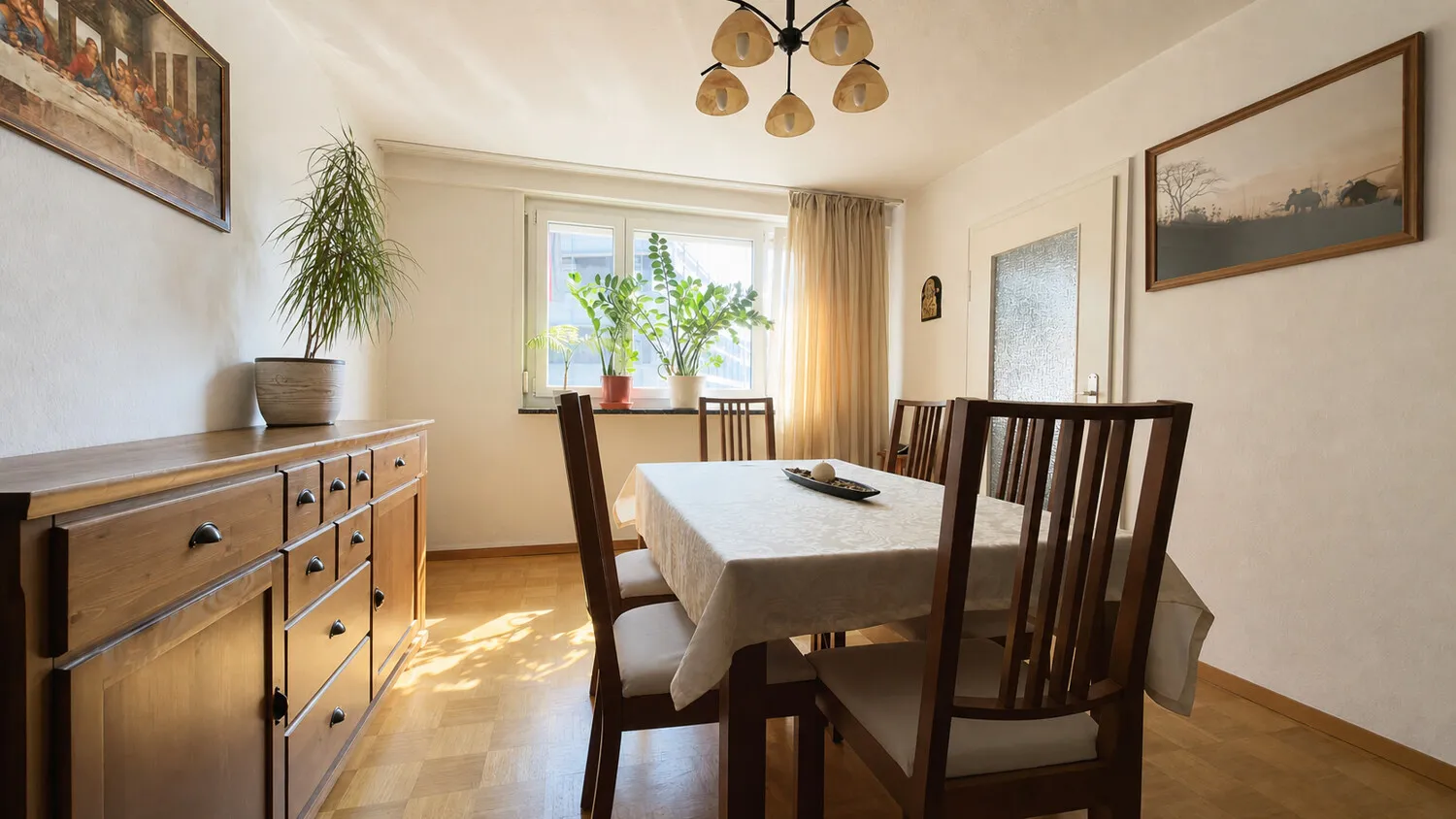 Esszimmer große Wohnung OG