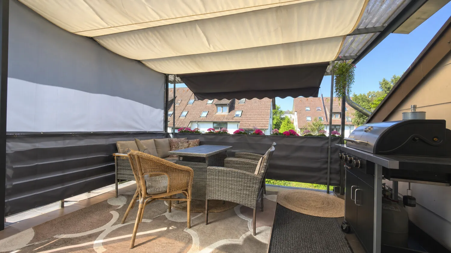 Loggia große Wohnung 2. OG
