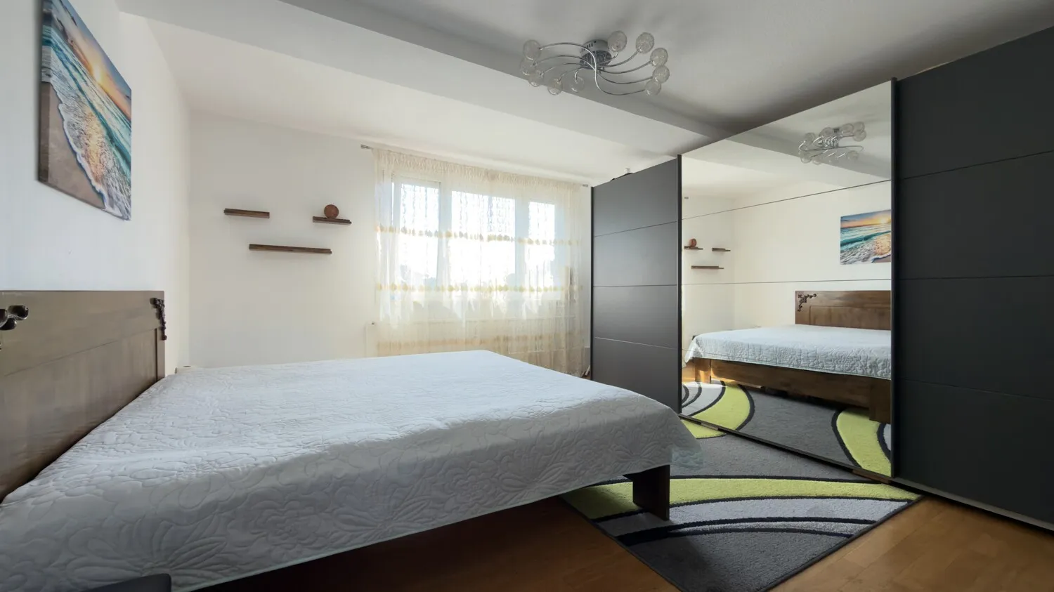 Schlafzimmer II große Wohnung OG