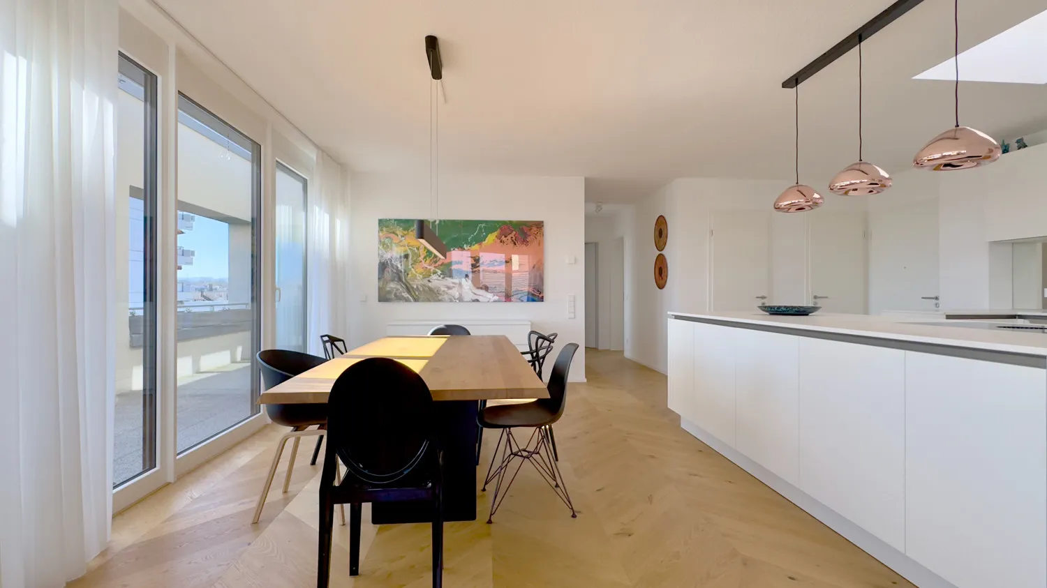 Lichtdurchflutetes Wohn- und Esszimmer