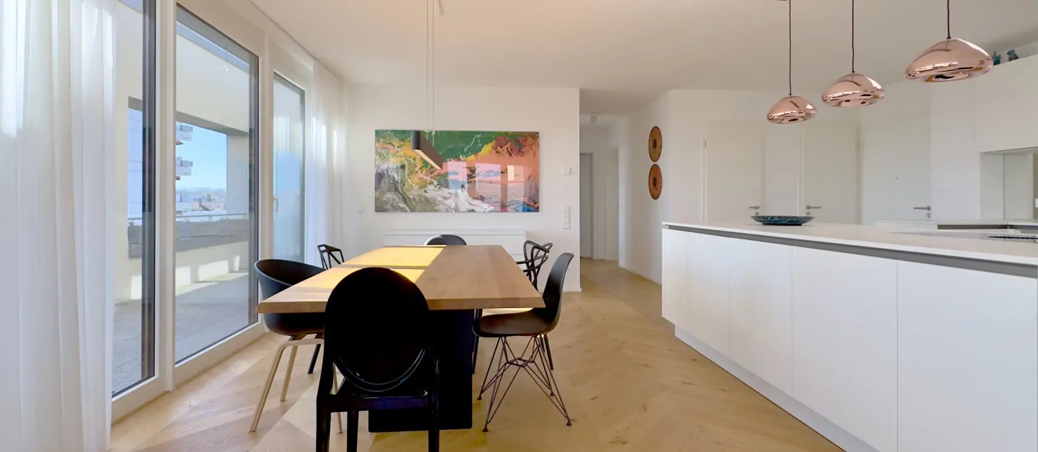 Lichtdurchflutetes Wohn- und Esszimmer