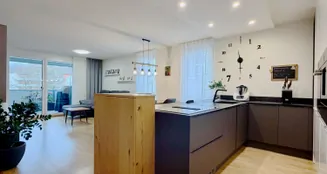 von_poll_real_estate_property_25364040_image_0