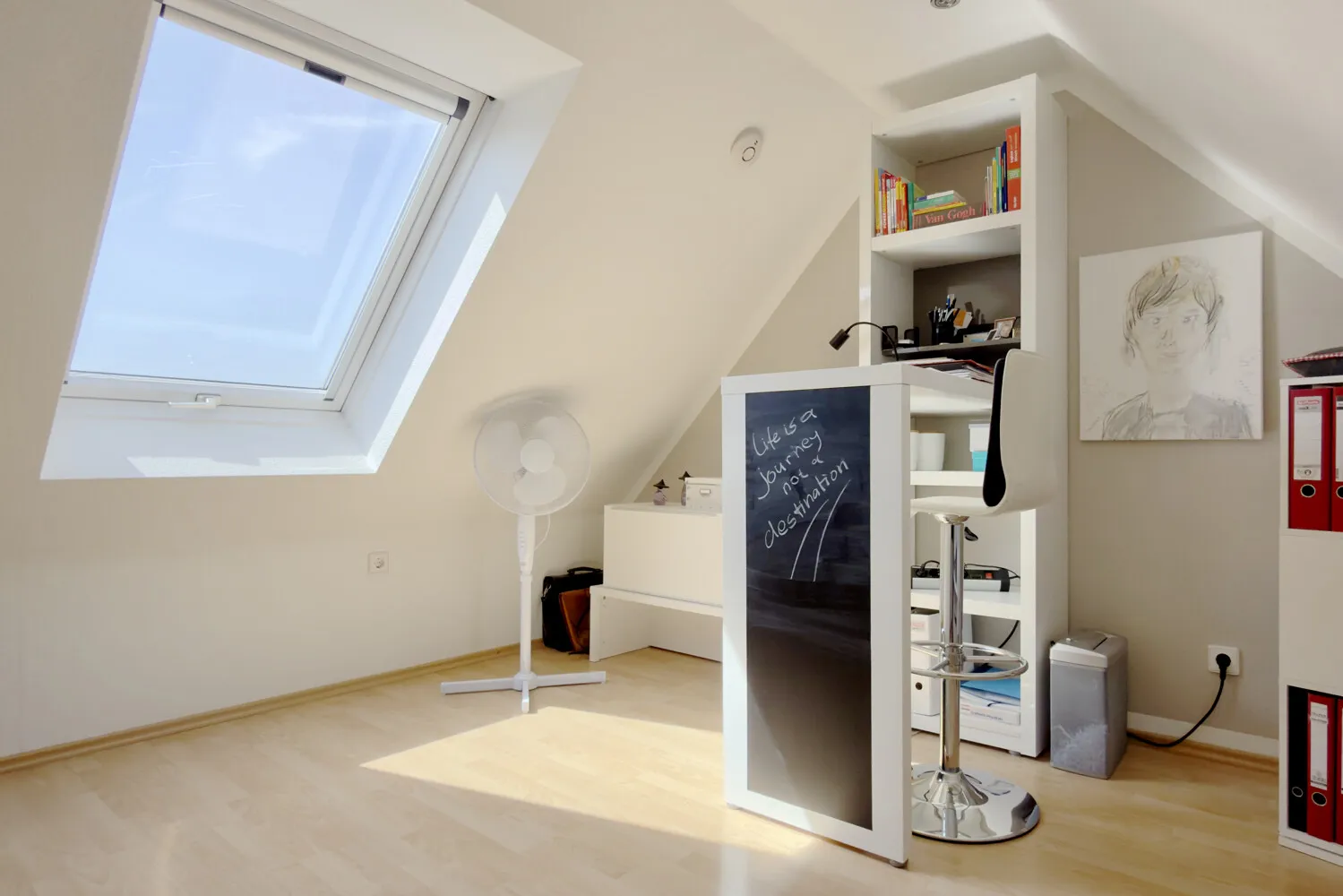 Zweites Kinderzimmer, Homeoffice, Gästezimmer oder Hobbyraum m Dachgeschoss