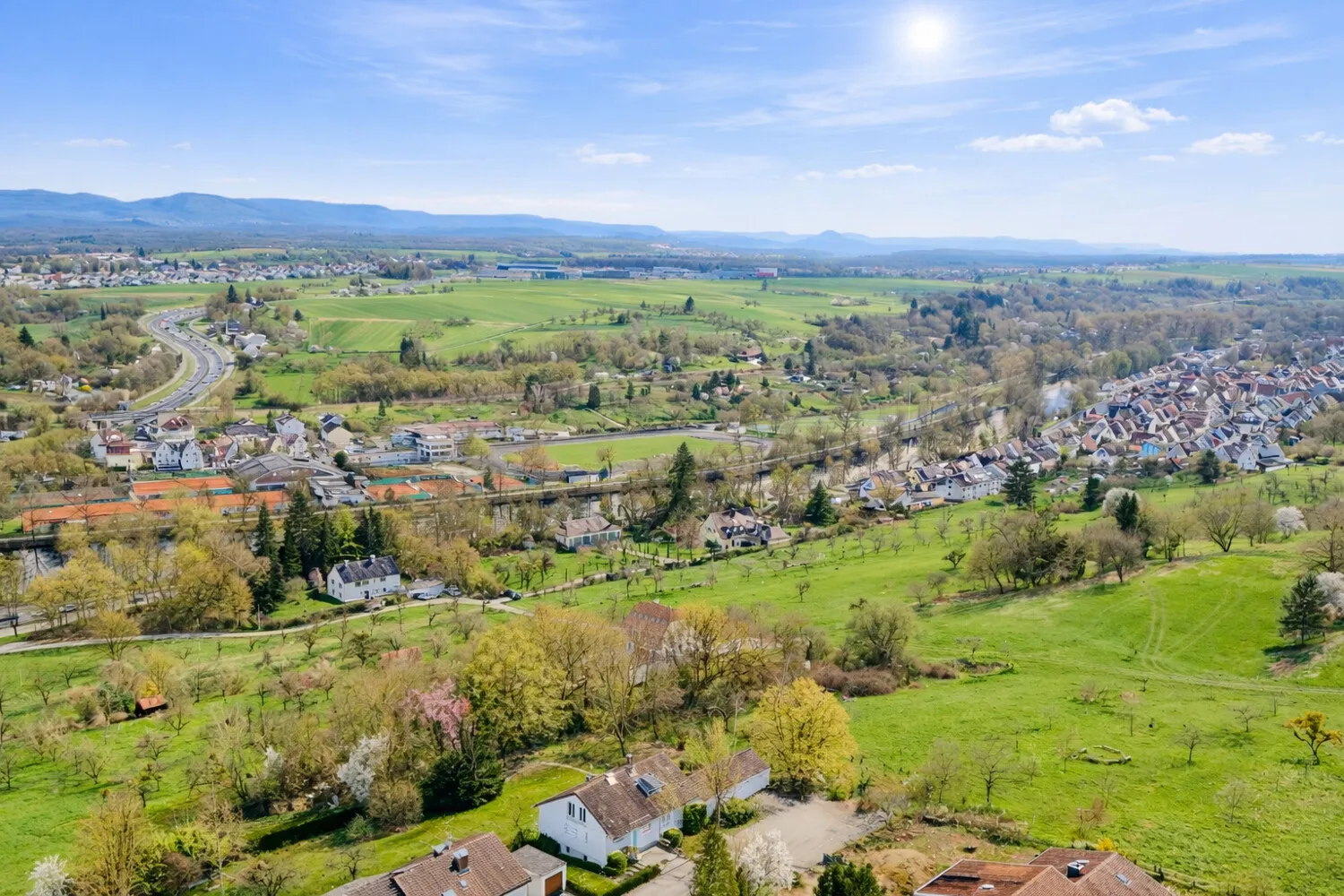 Ortsrandlage, Sackgasse und Wendeplatte vor dem Haus