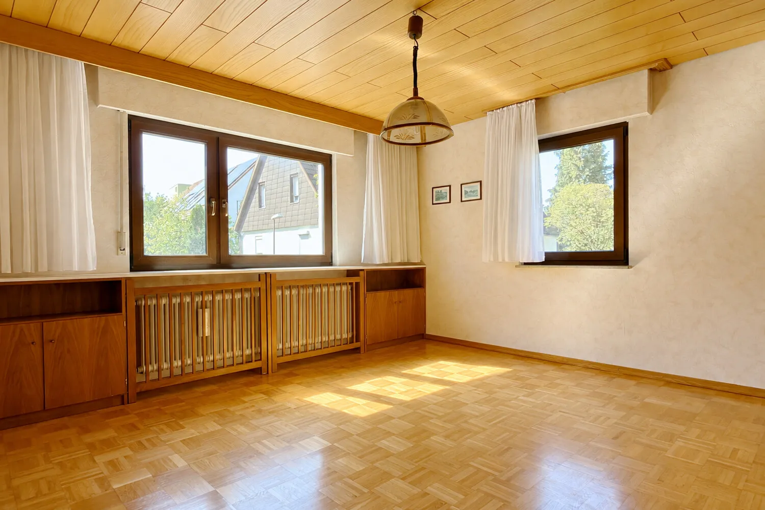 Kinder- / Arbeitszimmer im Erdgeschoss