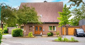 von_poll_real_estate_property_24452006_image_1