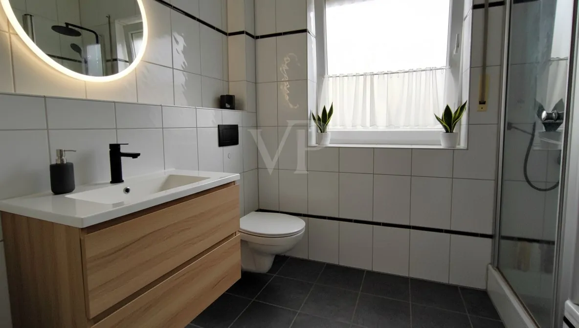 Badezimmer (mit KI neu eingerichtet)