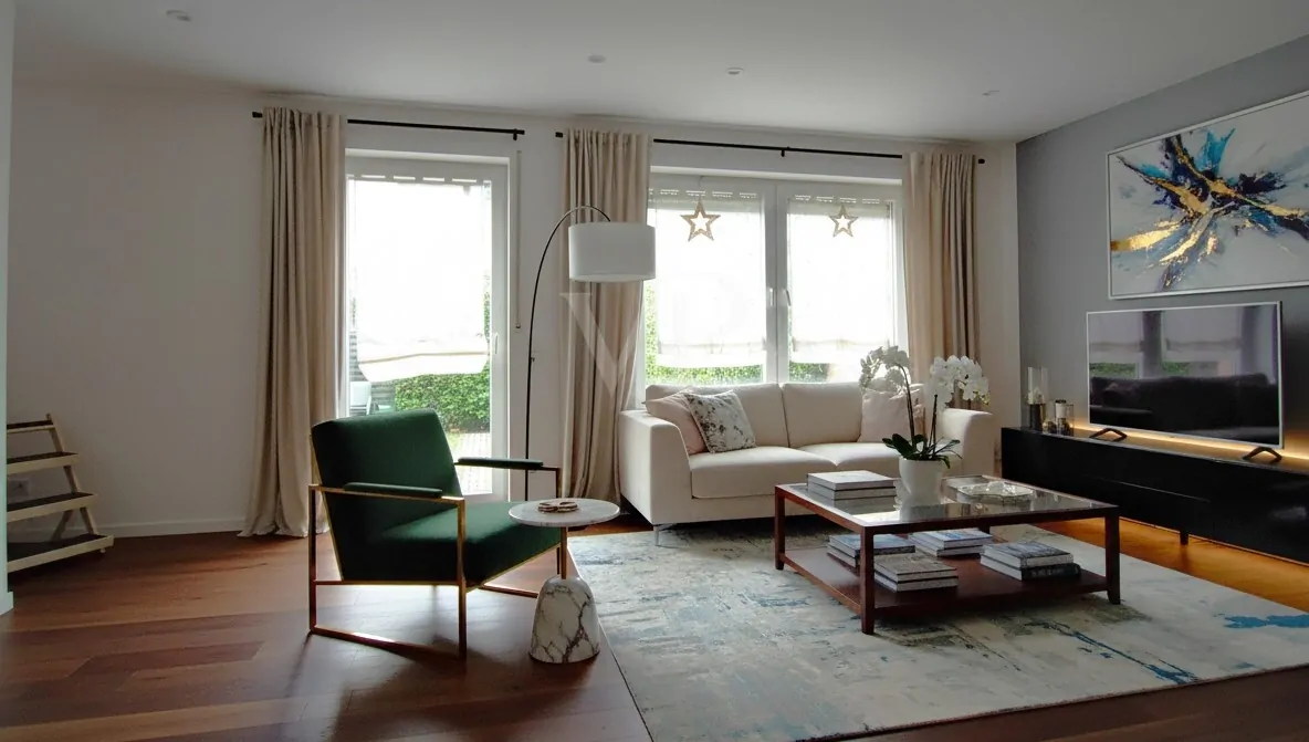 Wohnzimmer (mit KI neu eingerichtet)