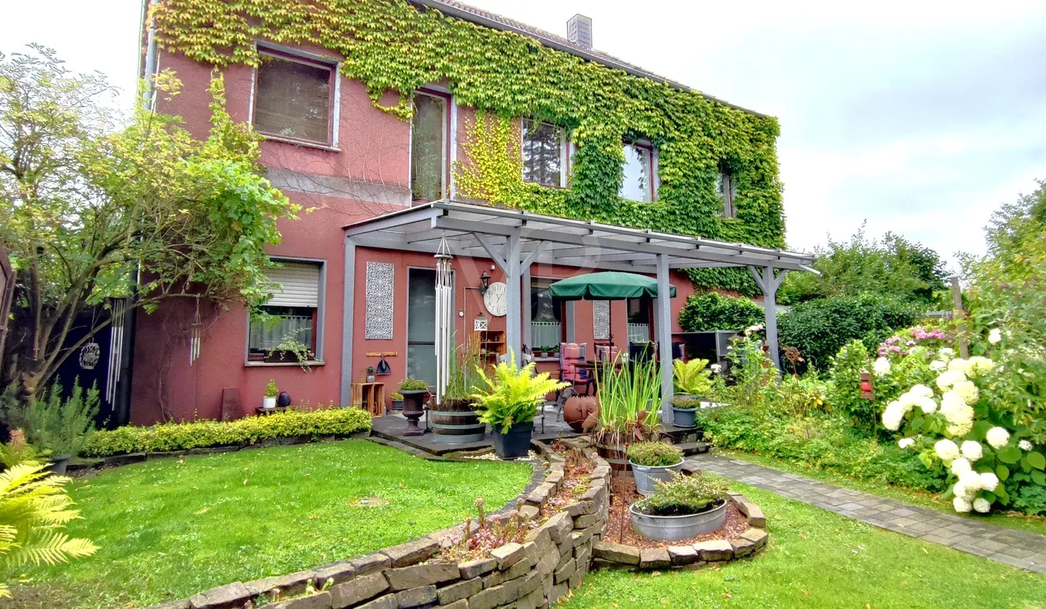 ***Vom Klassenzimmer zum Traumhaus***
Historisches Anwesen mit einzigartigem Flair