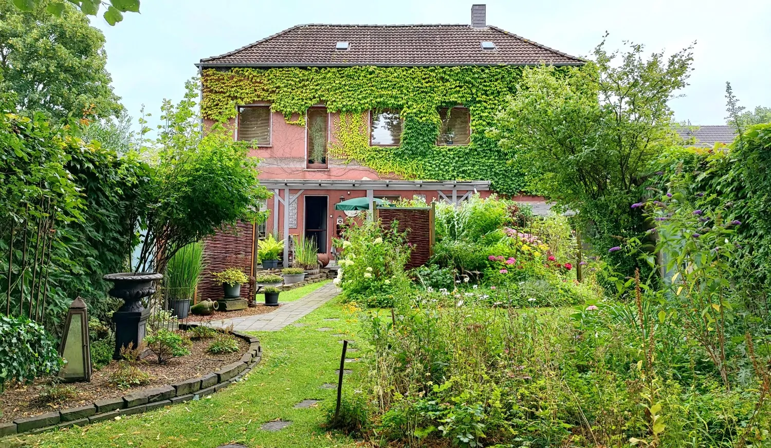 ***Vom Klassenzimmer zum Traumhaus***
Historisches Anwesen mit einzigartigem Flair