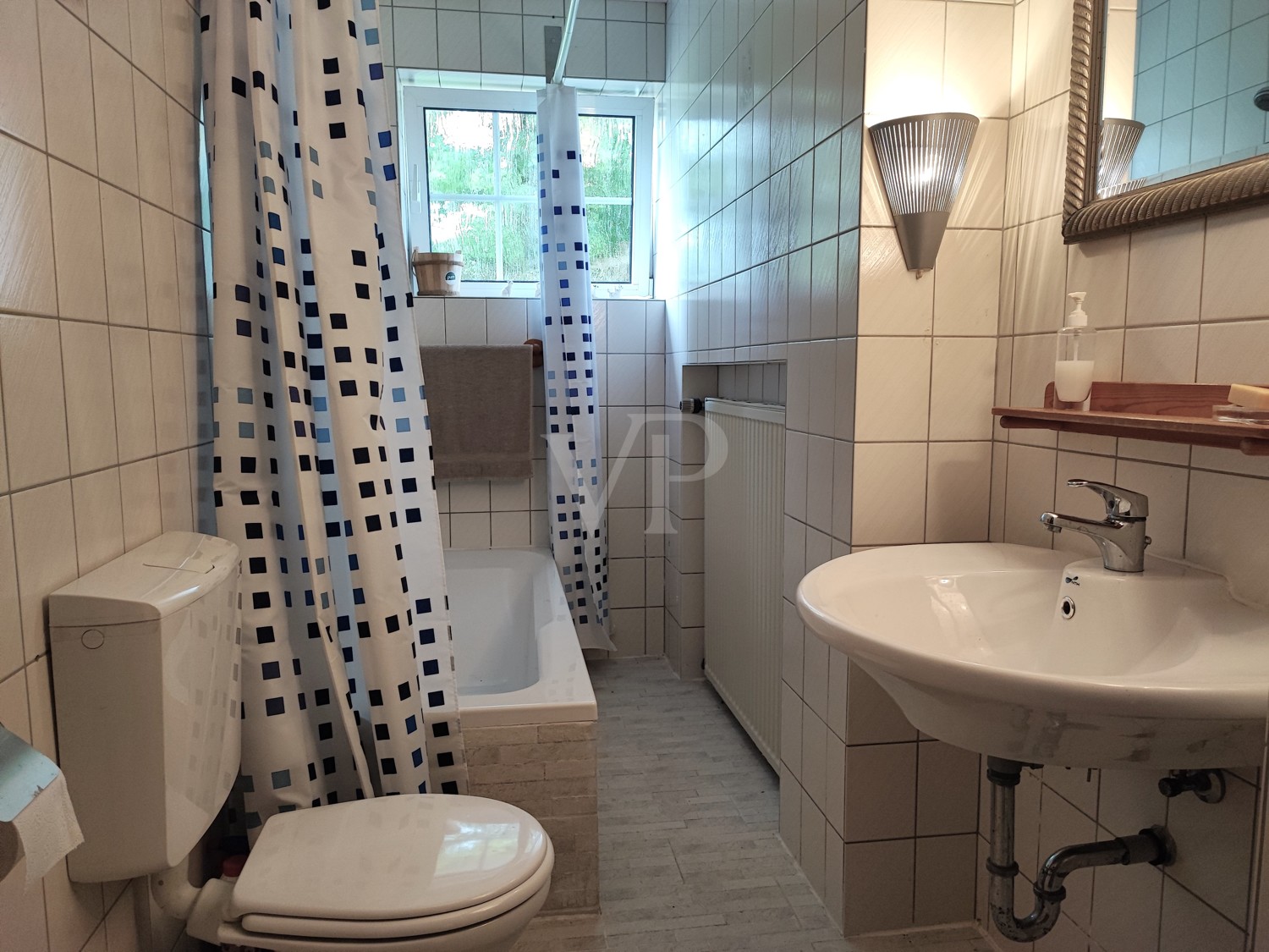1. Badezimmer EG