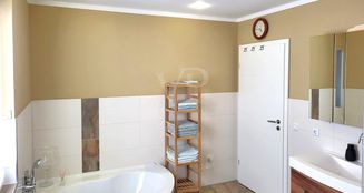 von_poll_real_estate_property_25452010_image_15