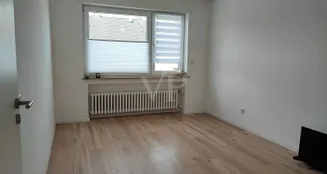 von_poll_real_estate_property_25452015_image_15