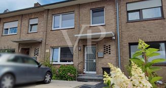 von_poll_real_estate_property_NQ266_image_0