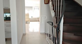 von_poll_real_estate_property_NQ266_image_2