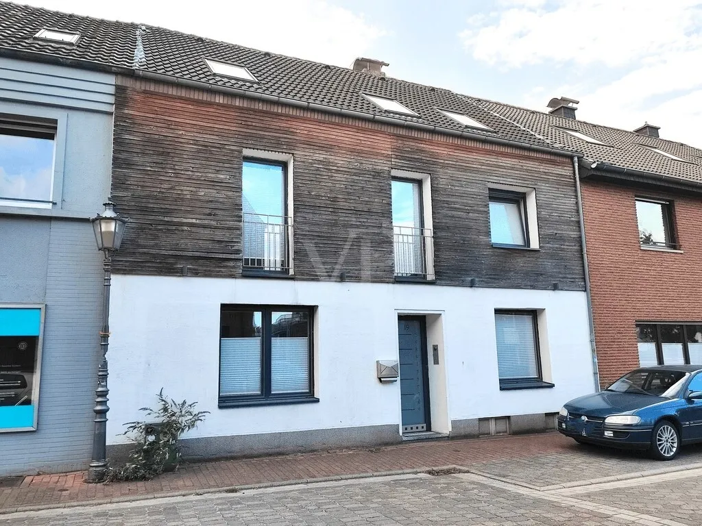 *Ein-/Zweifamilienhaus - ein Juwel mit Platz für Generationen* Sanierter Klassiker mit großem Garten