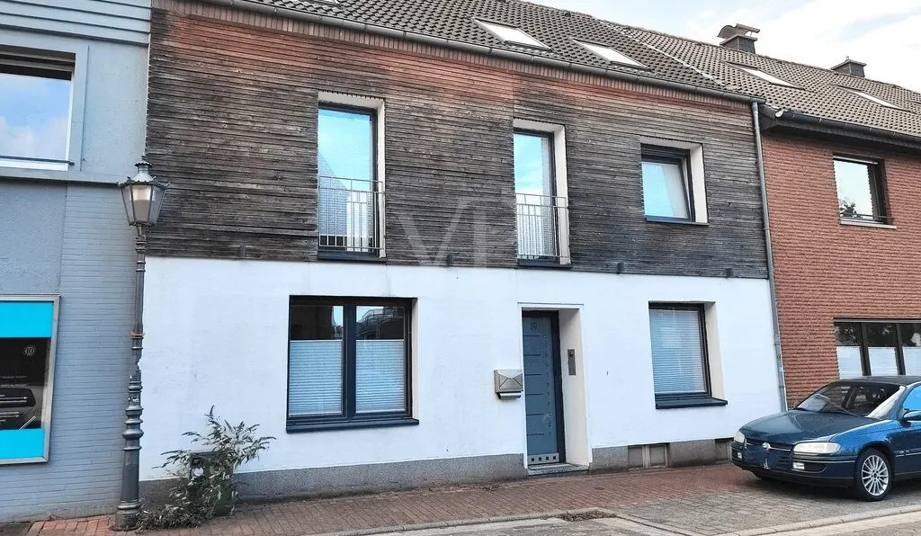 *Reihenhaus-Juwel mit Platz für Generationen*
Sanierter Klassiker mit großem Garten