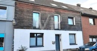 von_poll_real_estate_property_25452017_image_0