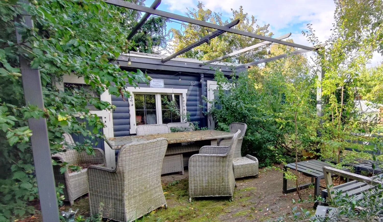 Gartenhaus im hinteren Bereich