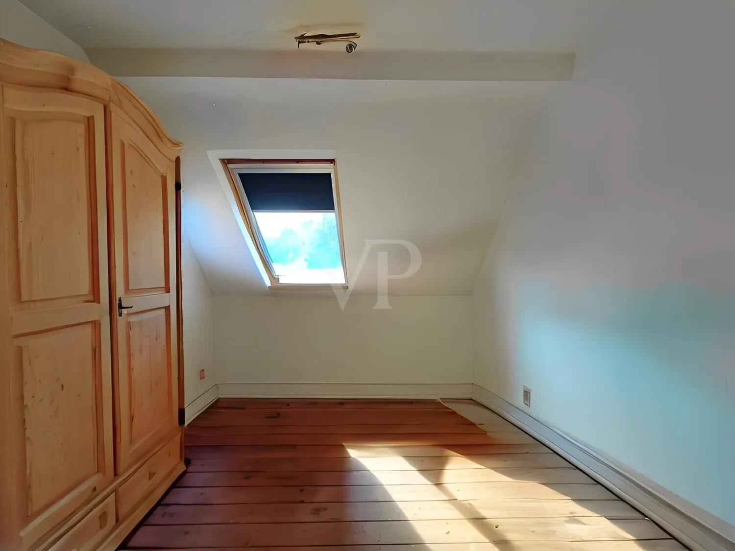 Kinderzimmer 2 im DG (mit KI ausgeräumt)